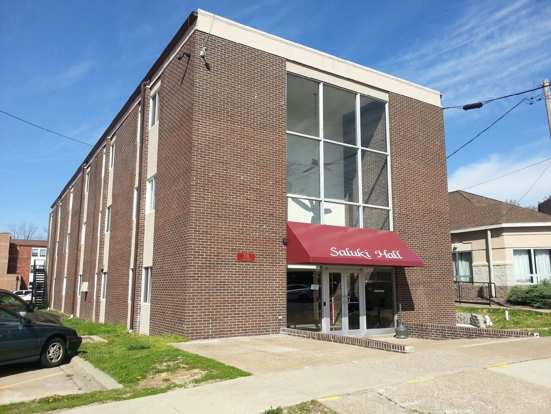 Primary Photo - Saluki Hall