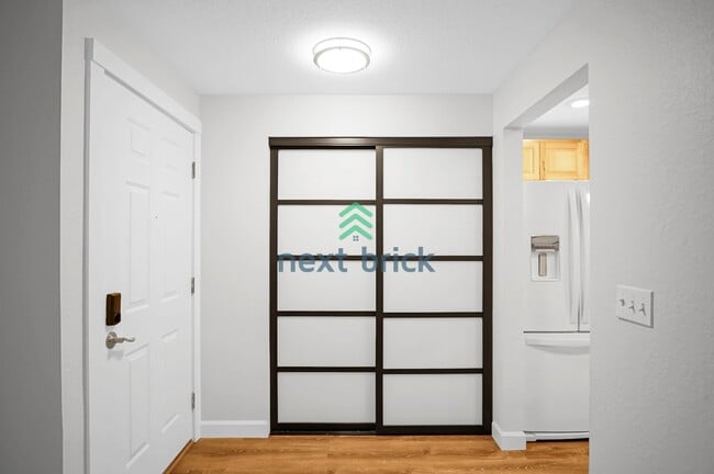 Building Photo - Charming 2 Bedroom 1 Bathroom Condo!