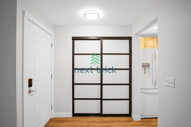 Foto del edificio - Charming 2 Bedroom 1 Bathroom Condo!