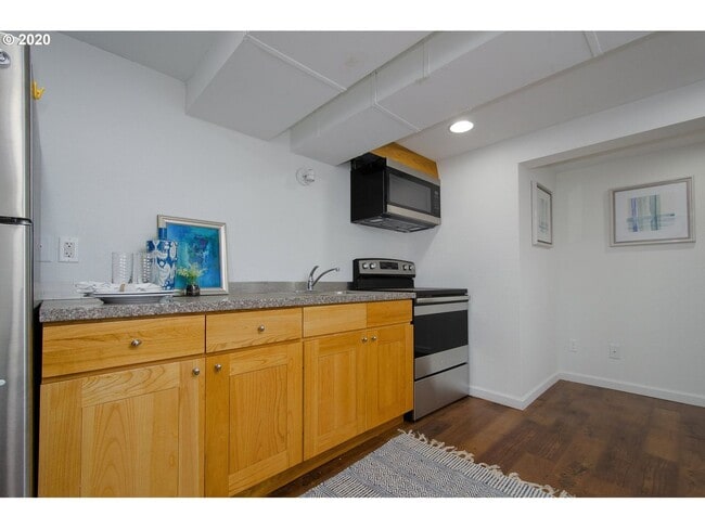 Building Photo - JH1152