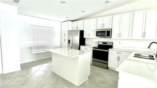 Foto del edificio - 15940 Grassland Ln