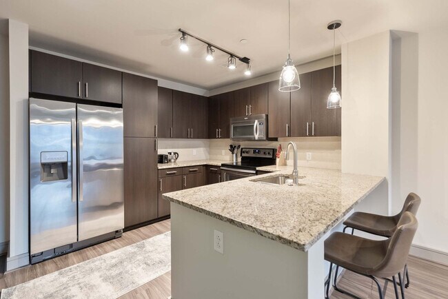 Foto del edificio - 100 Pier 4 Blvd.