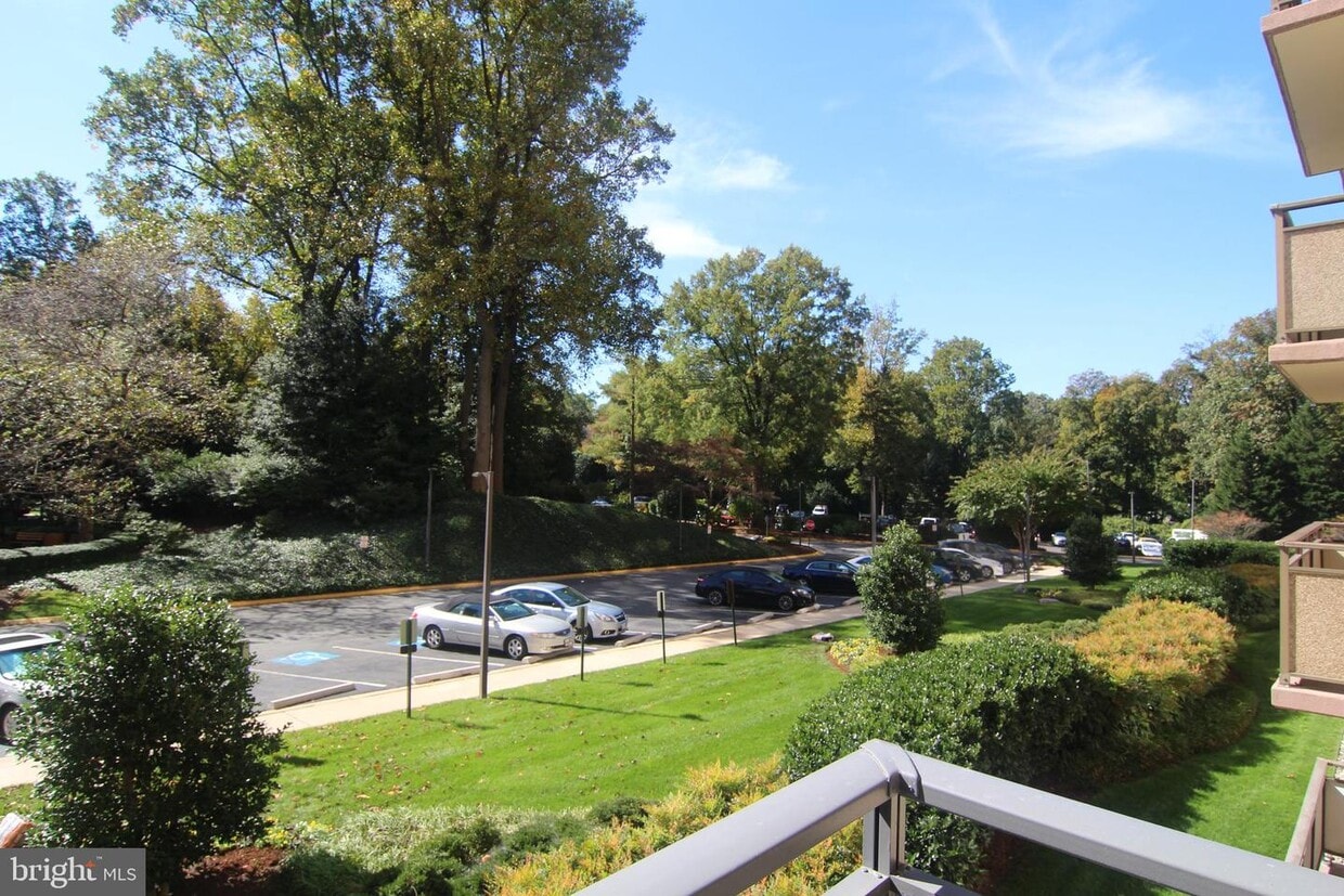 5225 Pooks Hill Rd Unit 205 NORTH, Bethesda, MD 20814 Condo for Rent