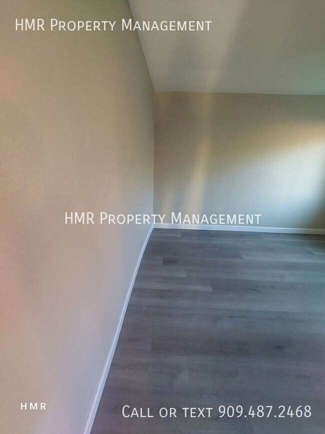Foto del edificio - Stylish 2-Bedroom Duplex: Modern Upgrades ...