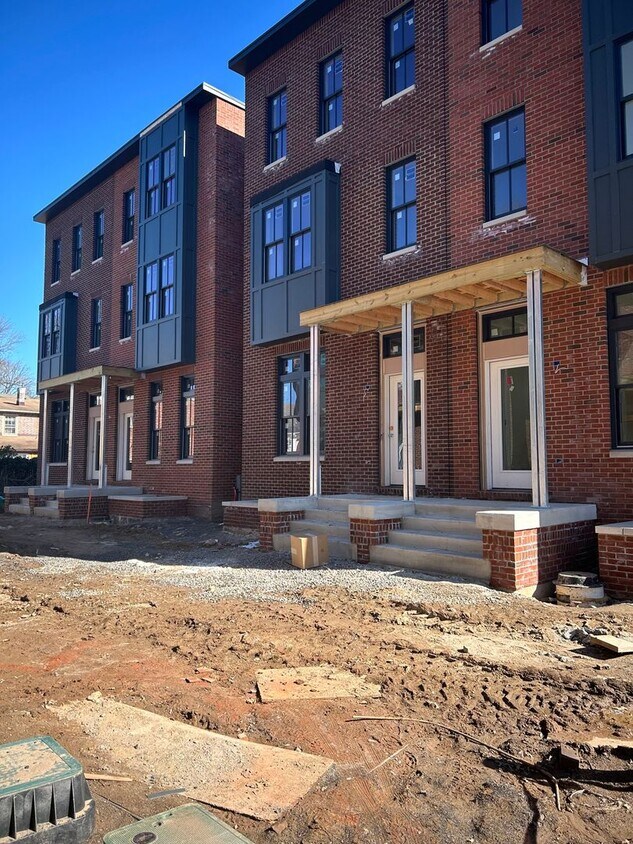 Primary Photo - Townhome for Rent in Newtown's Exclusive L...