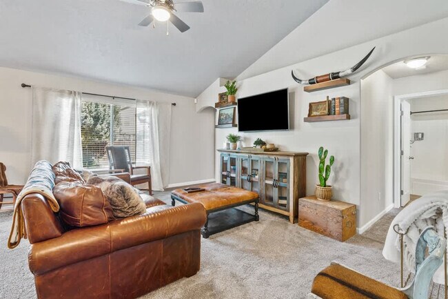 Building Photo - 3912 E Clear Springs Dr.