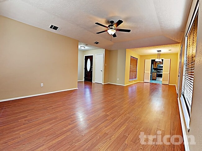 Building Photo - 2803 Jeb Stuart Dr