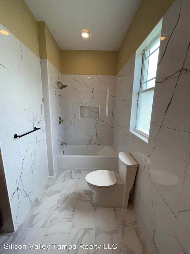Building Photo - 4 br, 3.5 bath House - 3515 W Sevilla Street