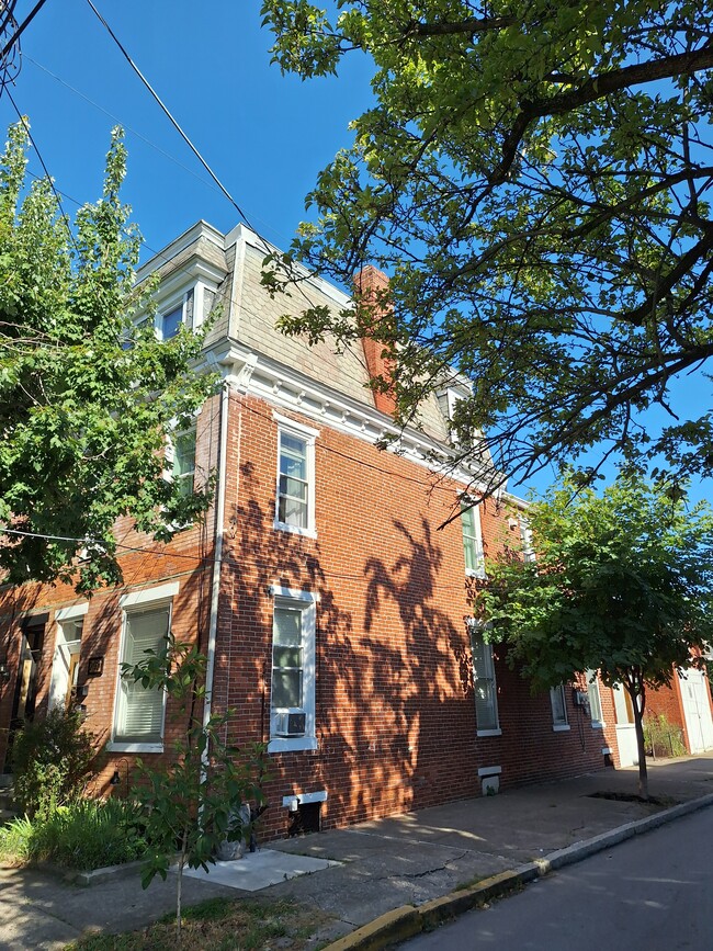 Building Photo - 209 Muench St