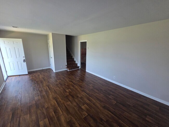 Foto del edificio - Large split level in Nashville by Carter Rent To Own