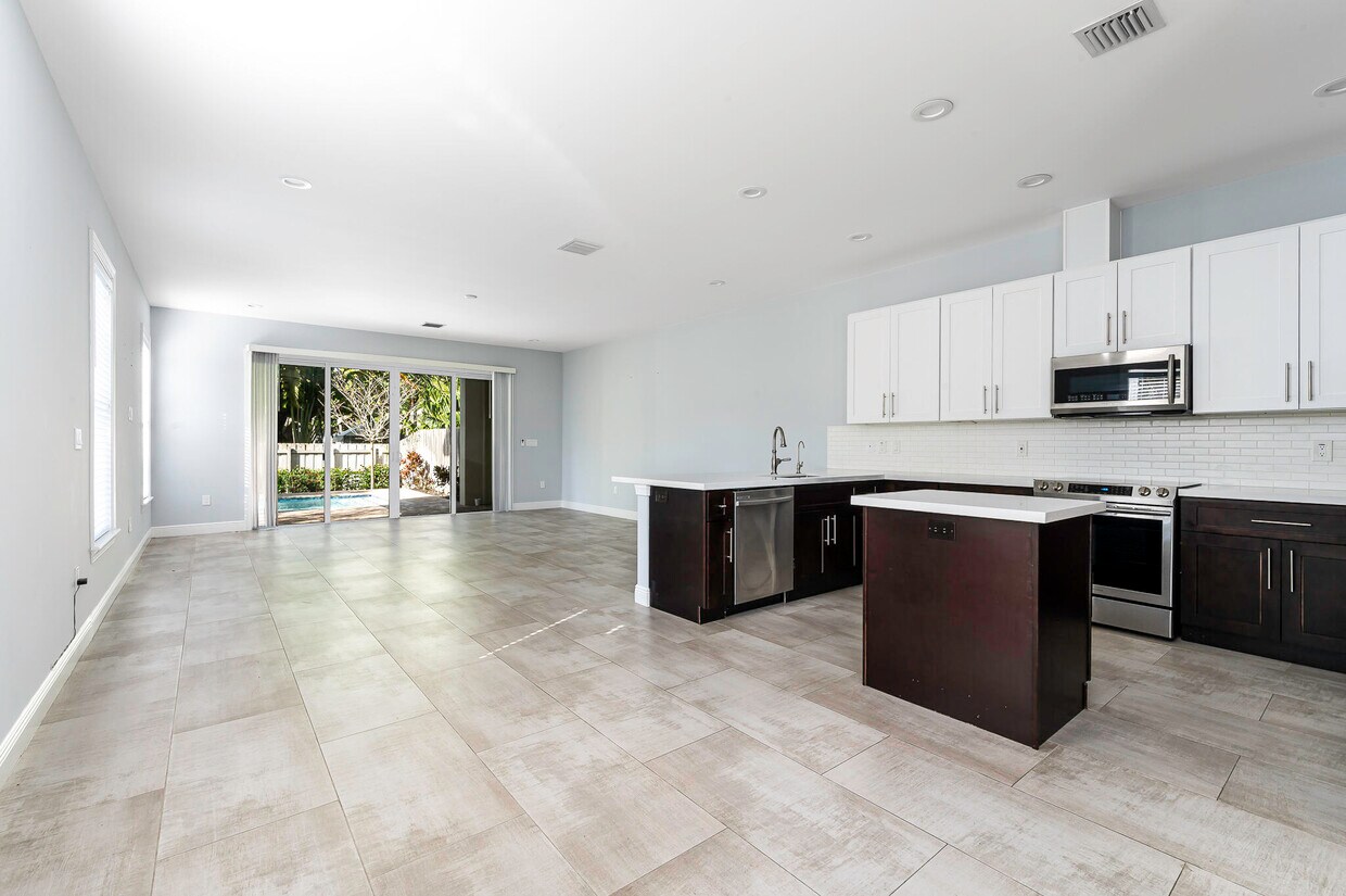 Foto principal - 1031 NE 13th Ave