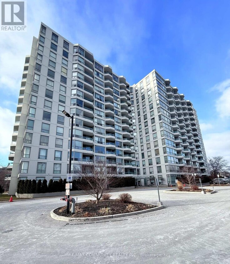 Photo principale - 4727-4727 Sheppard Ave E