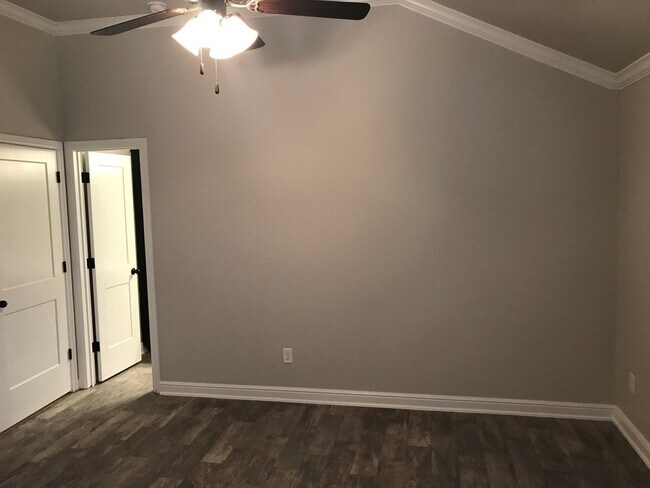 Foto del edificio - 5803 Luminous Ln