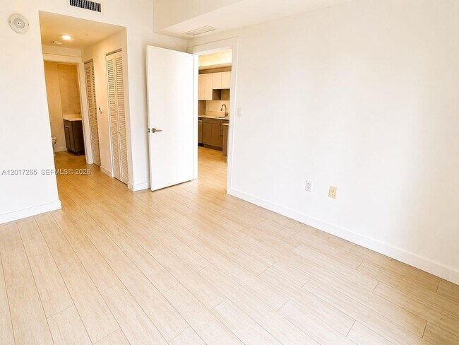 Foto del edificio - 321 NE 26th St