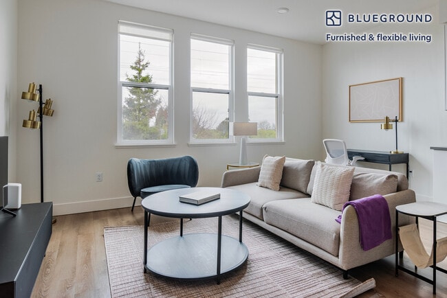 Building Photo - 441 El Camino Real