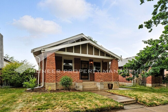 Spacious Home with Washer/Dryer and 2-Car ... - Spacious Home with Washer/Dryer and 2-Car ...