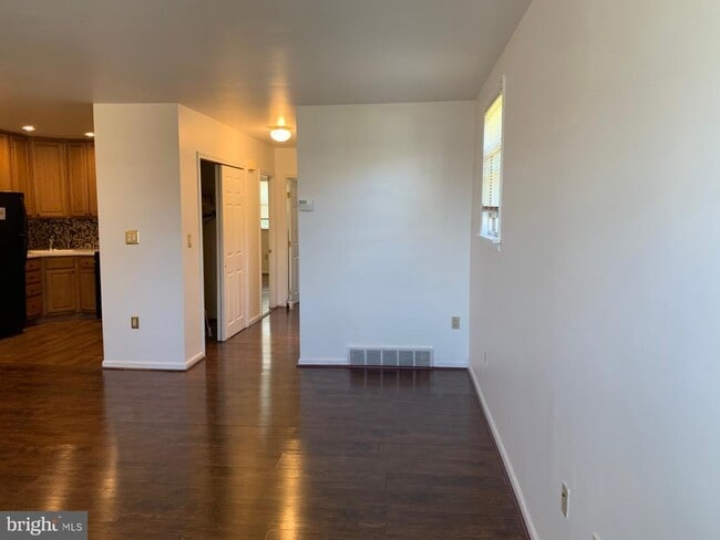 Building Photo - 338 Beverly Blvd