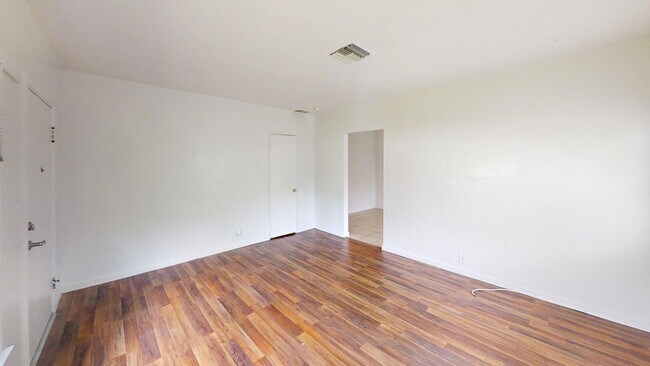 Building Photo - 11121 Richmont Rd