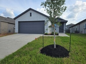 Building Photo - 25561 Blossom Ct