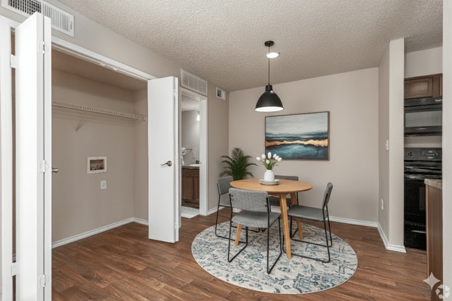 Building Photo - Fountains of Rosemeade