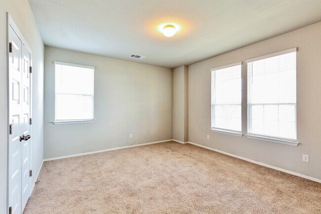 Building Photo - 1297 Goforth Rd
