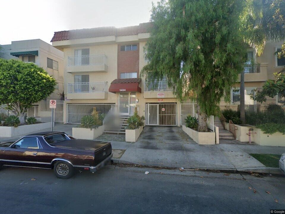 Primary Photo - 1434 S Point View St