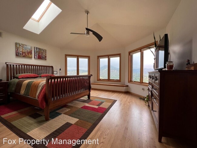 Building Photo - 4 br, 3.5 bath House - 816 Mountain View D...