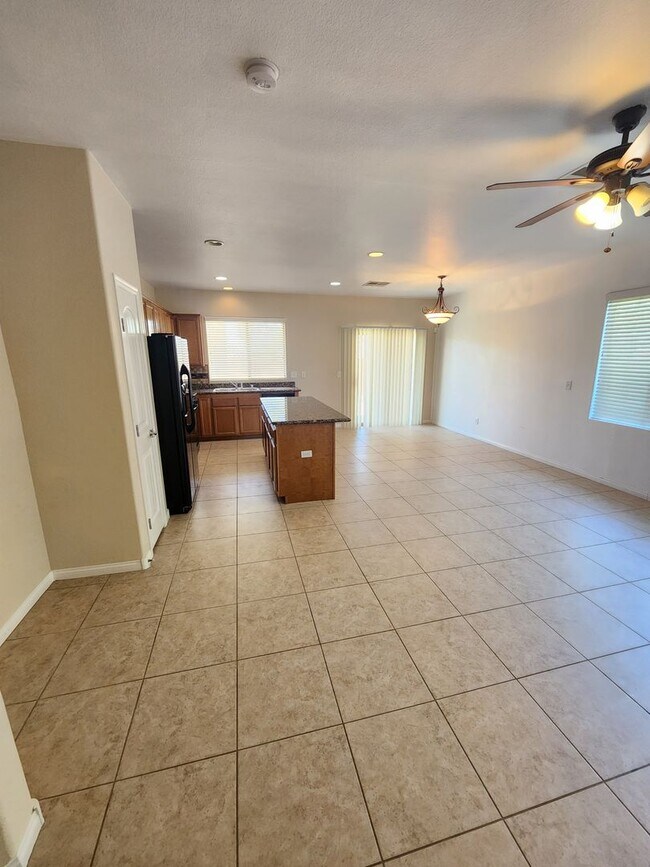 Building Photo - Serene Retreat: Inviting 3-Bedroom Haven i...