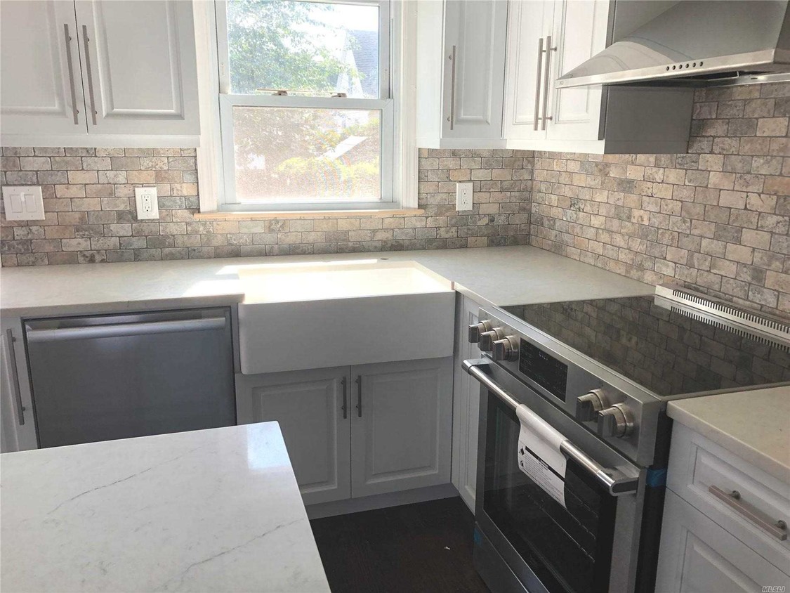 Primary Photo - 122 Hamilton Ave
