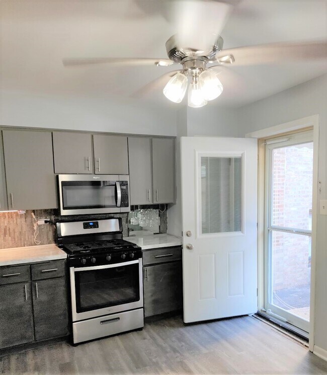 10425 S Hale Ave Unit 1 c, Chicago, IL 60643 Condo for Rent in