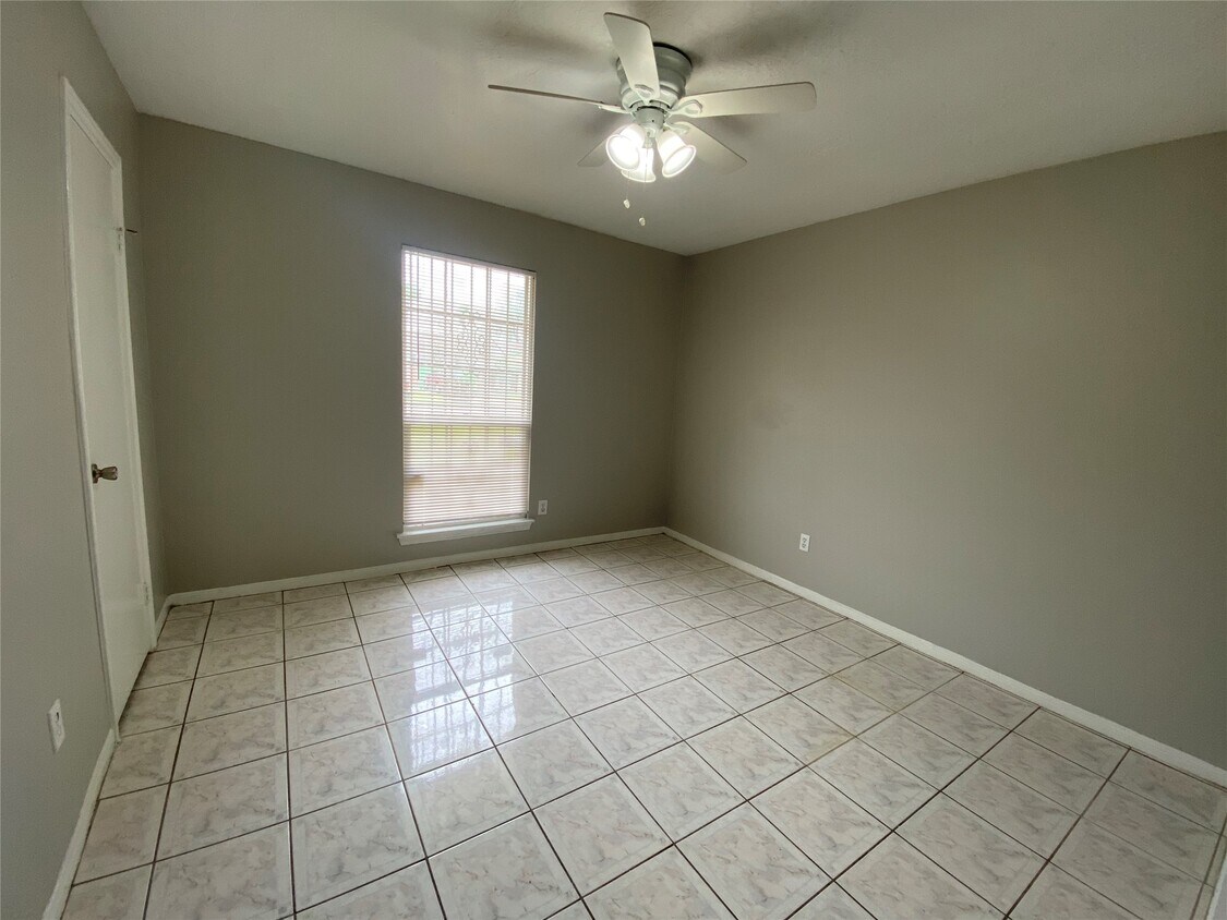 Foto del edificio - 12730 Labelle Ln