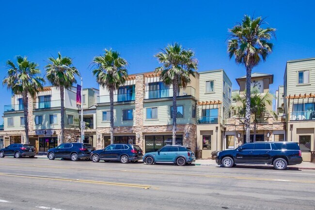 Foto del edificio - Steps From The Beach w/ All Utilities Included Available Jan - May 2025