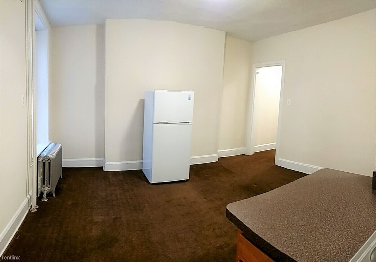 Building Photo - Studio, 1 bath Apartment - 214 S 42nd St 1R