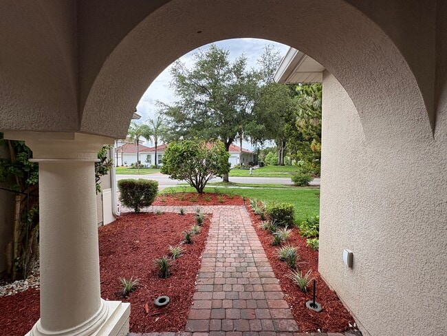 Building Photo - 3700 Paradiso Cir