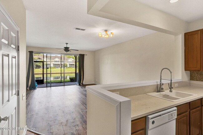 Foto del edificio - 7518 Red Crane Ln