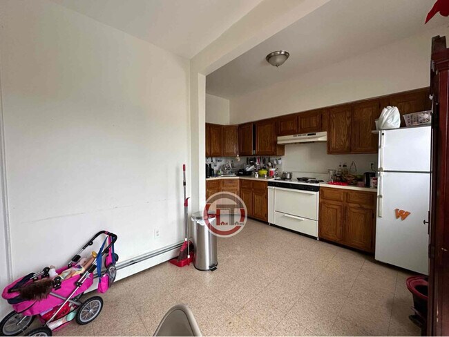 Foto del edificio - 2859 Buhre Ave