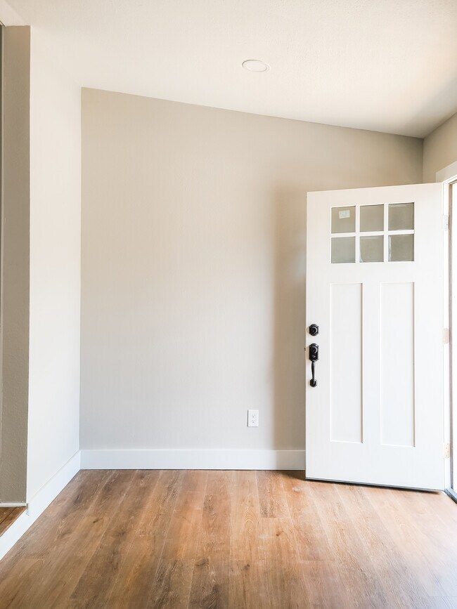 Photo - 1206 E carson Townhome