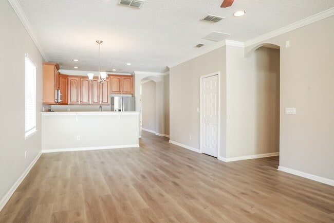 Building Photo - 3092 Litchfield Dr