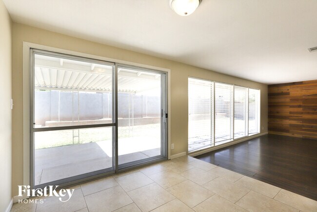 Foto del edificio - 3722 W Griswold Rd
