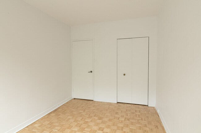 Photo du bâtiment - 900 Av. Rockland