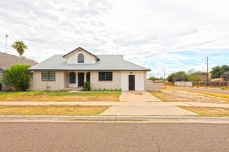 Building Photo - 102 St Pierre Ln