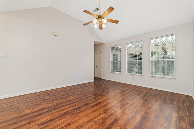 Building Photo - 14827 El Tesoro Dr