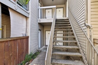 Building Photo - 9707 Richmond Ave.