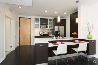 Building Photo - 801 North