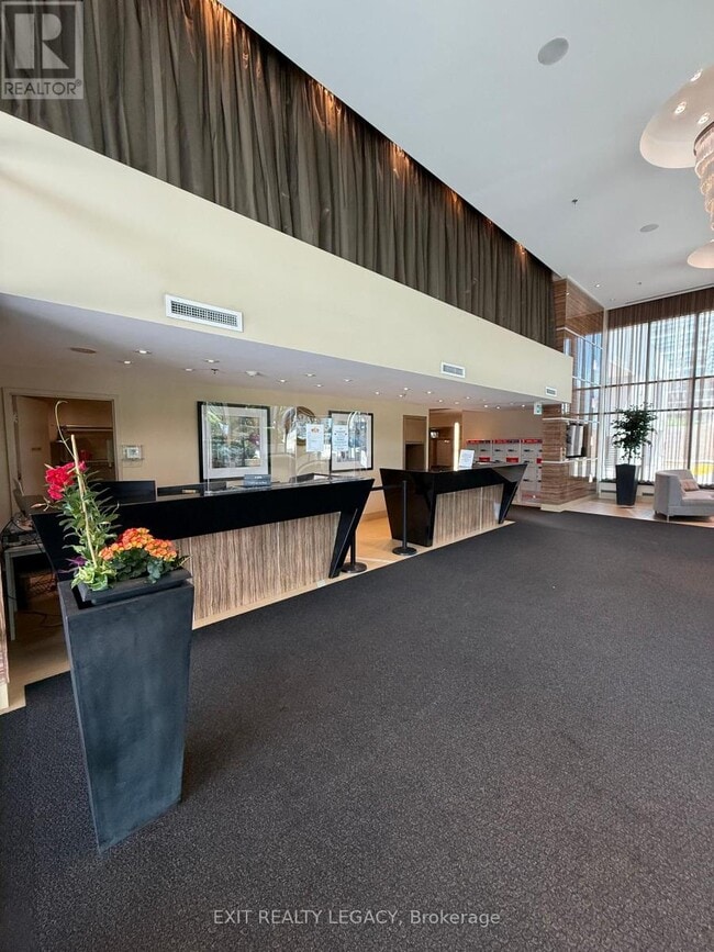 Building Photo - 3985-3985 Grand Park Dr