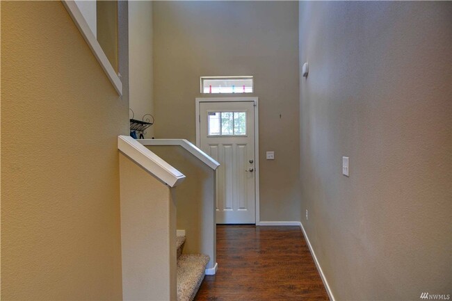 Building Photo - 4 Bed 2.5 Bath East Facing SFR Spanaway