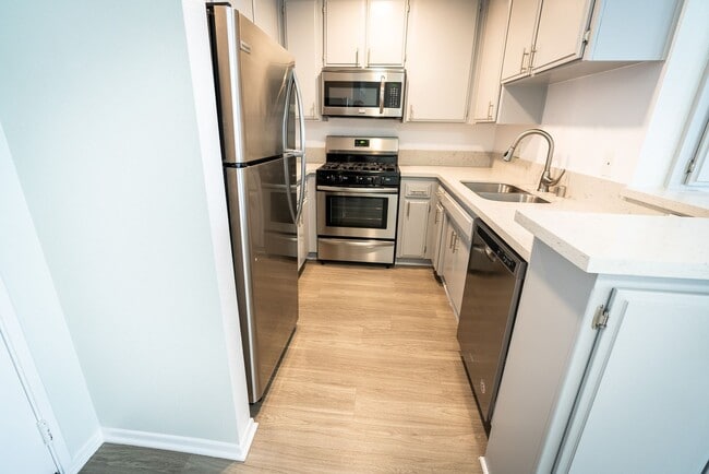 Interior Photo - 4378 Sepulveda Blvd