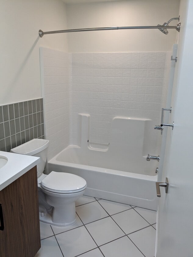 Primary Photo - 2811-2812 E St