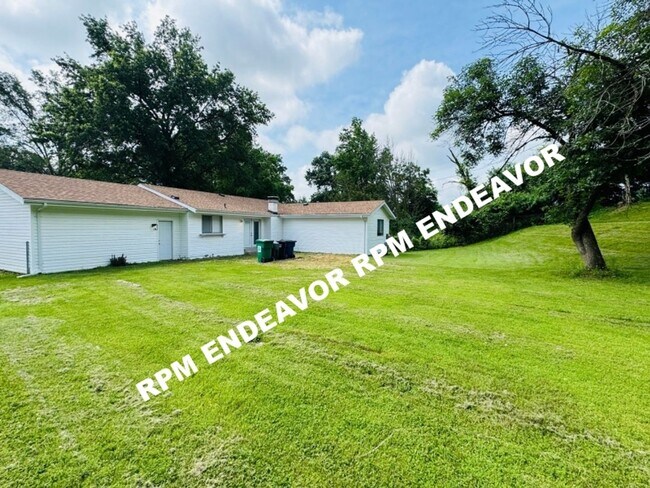 Foto del edificio - Spacious 4BD Home with Modern Upgrades & H...