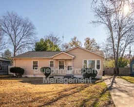 Building Photo - 513 10th Ave S